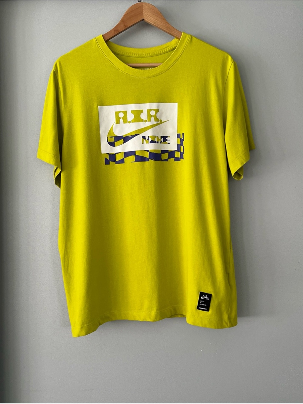 Nike Dri-FIT A.I.R. Chaz Bundick Running T-Shirt Bright Cactus Men’s XL